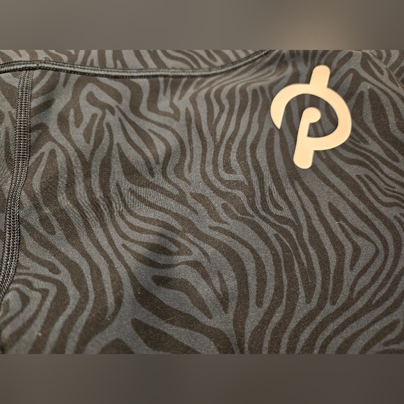 Peloton Bundle Leggings Small. First Is Reversable. - Picture 6 of 9